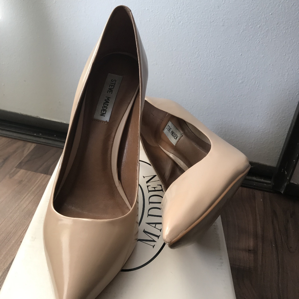 Beige Steve Madden Pumps (10)